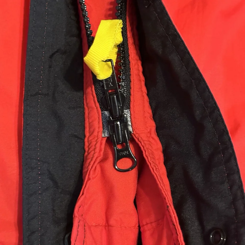 Vintage Marlboro Adventure Team Jacket Mens L Red Full Zip Nylon Mesh Rain Coat